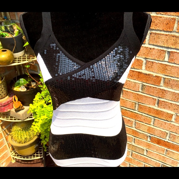 Sold Body-con criss-cross sequin bandage dress - Picture 1 of 13